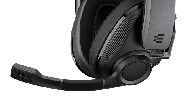 Wireless gaming headset with quality mic